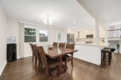930 Walnut Dr, Darien, IL 60561 photo 5
