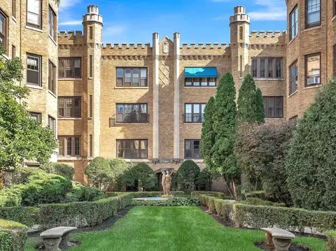 2448 W Greenleaf Ave #1, Chicago, IL 60645