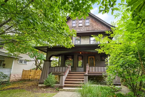 137 S Humphrey Ave, Oak Park, IL 60302