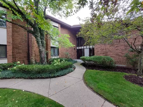1009 Deerfield Pl #1009, Highland Park, IL 60035