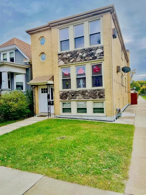 5057 W Dakin St, Chicago, IL 60641