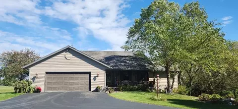 17-154 Lakeside Dr, Lanark, IL 61046