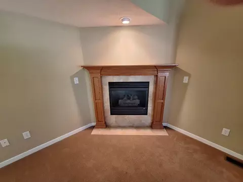 1631 Frontier Dr, Normal, IL 61761 photo 8
