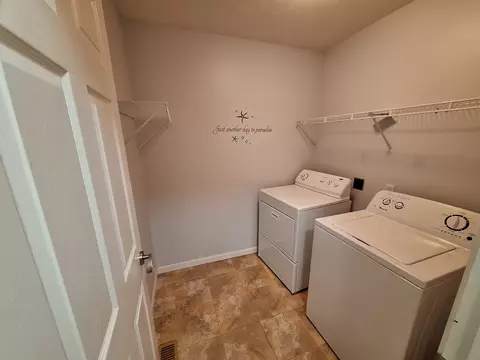 1631 Frontier Dr, Normal, IL 61761 photo 17