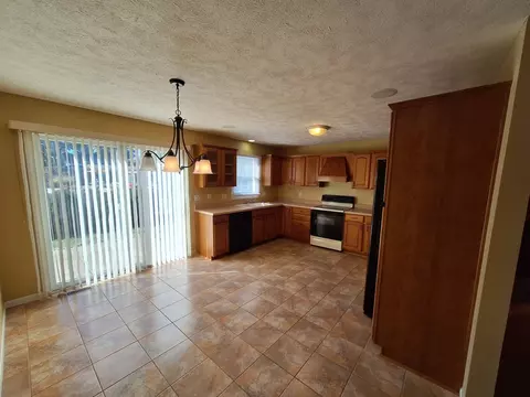 1631 Frontier Dr, Normal, IL 61761 photo 3