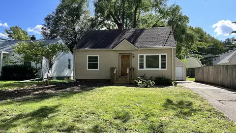 1511 W White St, Champaign, IL 61821