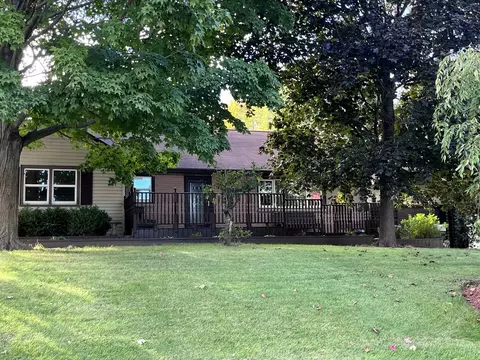 345 Beacon Dr, Belvidere, IL 61008