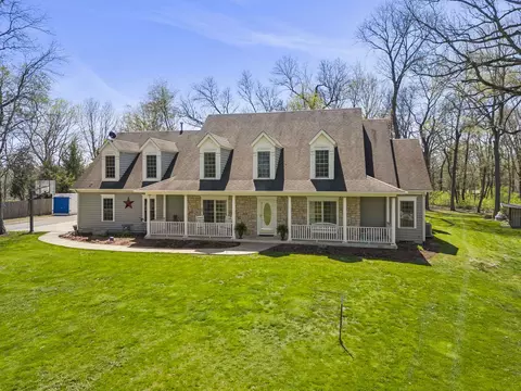 15646 E Griswold Springs Rd, Plano, IL 60545