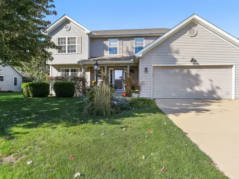 606 Orchard Dr, Mahomet, IL 61853