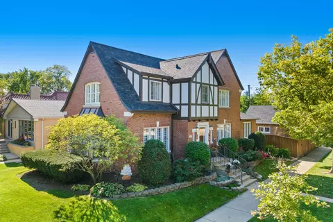 1141 Rossell Ave, Oak Park, IL 60302