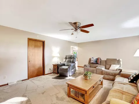 449 E William St, Bement, IL 61813 photo 23