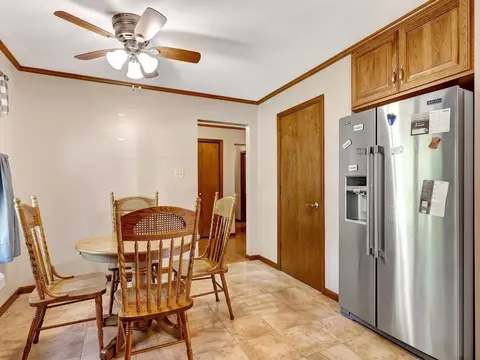 449 E William St, Bement, IL 61813 photo 9