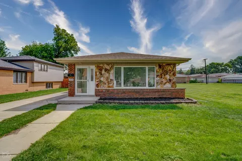 8835 California Ave, Evergreen Park, IL 60805