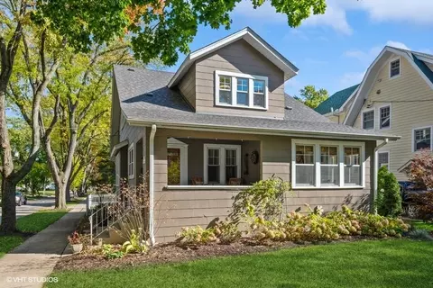 261 Forest Ave, Glen Ellyn, IL 60137