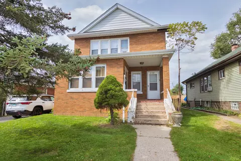 230 N Jackson St, Waukegan, IL 60085