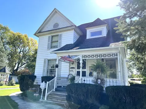 434 W Center St, Paxton, IL 60957