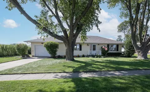 595 N Elm St, Herscher, IL 60941