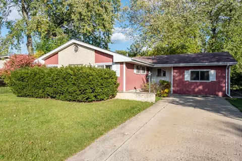 2609 Varonen Ave, Waukegan, IL 60087