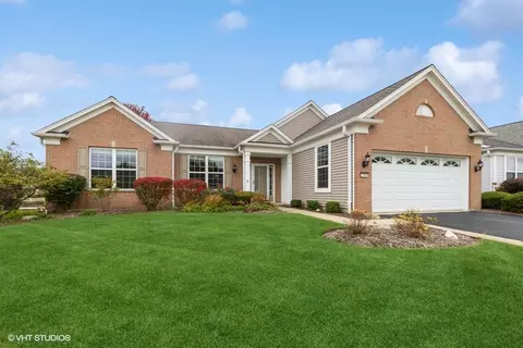 2988 Province Cir, Mundelein, IL 60060