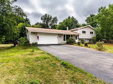 23 W343 Dickens Ave, Glen Ellyn, IL 60137