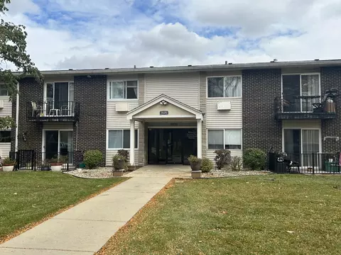 9575 Terrace Pl #1J, Des Plaines, IL 60016