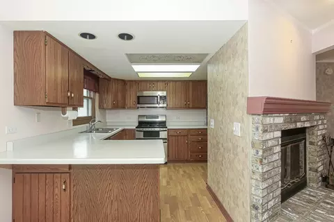 1970 Monday Dr, Elgin, IL 60123 photo 10
