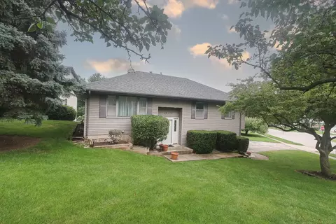 1970 Monday Dr, Elgin, IL 60123