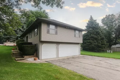 1970 Monday Dr, Elgin, IL 60123 photo 3