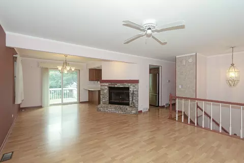 1970 Monday Dr, Elgin, IL 60123 photo 4