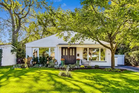 4115 Skokiana Ter, Skokie, IL 60076