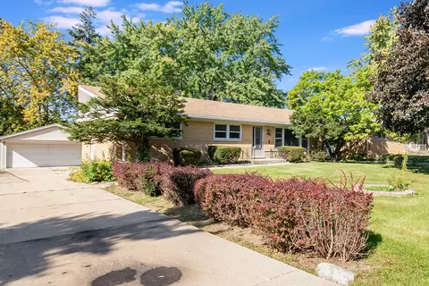 138 Glen Ellyn Rd, Bloomingdale, IL 60108