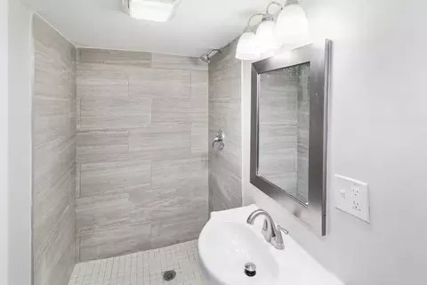 612 S Broadway Ave, Aurora, IL 60505 photo 17