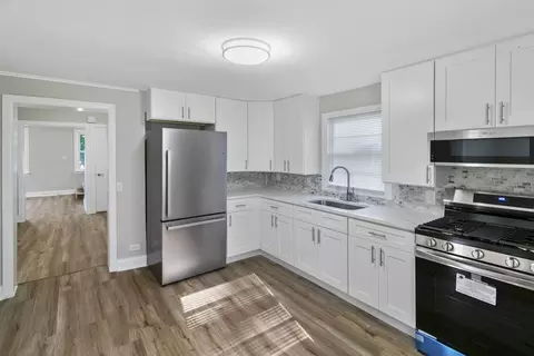 612 S Broadway Ave, Aurora, IL 60505 photo 4