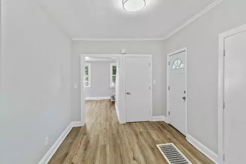 612 S Broadway Ave, Aurora, IL 60505 photo 5