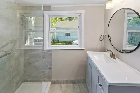 612 S Broadway Ave, Aurora, IL 60505 photo 7