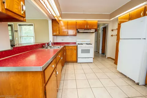 257 S Laurel Rd, Kankakee, IL 60901 photo 6