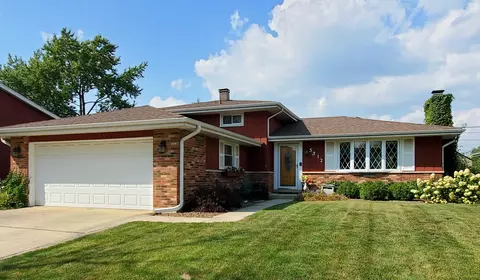 5312 Crescent Green Dr, Oak Forest, IL 60452