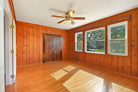 1336 E Lincoln Ave, Des Plaines, IL 60018 photo 4