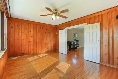 1336 E Lincoln Ave, Des Plaines, IL 60018 photo 3