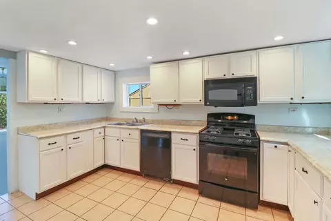 1336 E Lincoln Ave, Des Plaines, IL 60018 photo 8