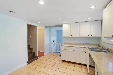 1336 E Lincoln Ave, Des Plaines, IL 60018 photo 9