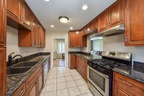 850 Ash Rd, Hoffman Estates, IL 60169 photo 8