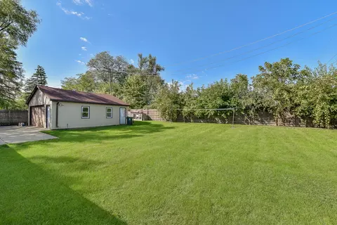 850 Ash Rd, Hoffman Estates, IL 60169 photo 15