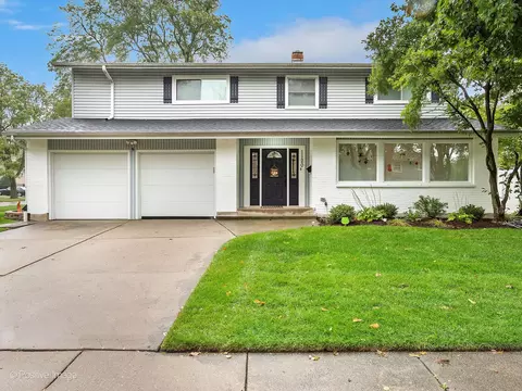 1120 N Greenfield Ln, Mount Prospect, IL 60056