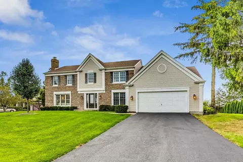 616 Arlington Pkwy, Sleepy Hollow, IL 60118