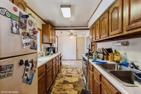 4341 Ruby St, Schiller Park, IL 60176 photo 5