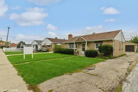 4341 Ruby St, Schiller Park, IL 60176 photo 2