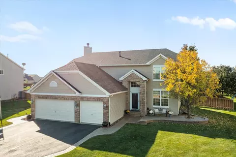 2061 Country Hills Dr, Yorkville, IL 60560