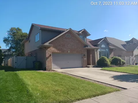 5226 W 109th St, Oak Lawn, IL 60453