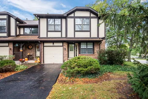 220 Glen Ridge Ln #1, Bloomingdale, IL 60108